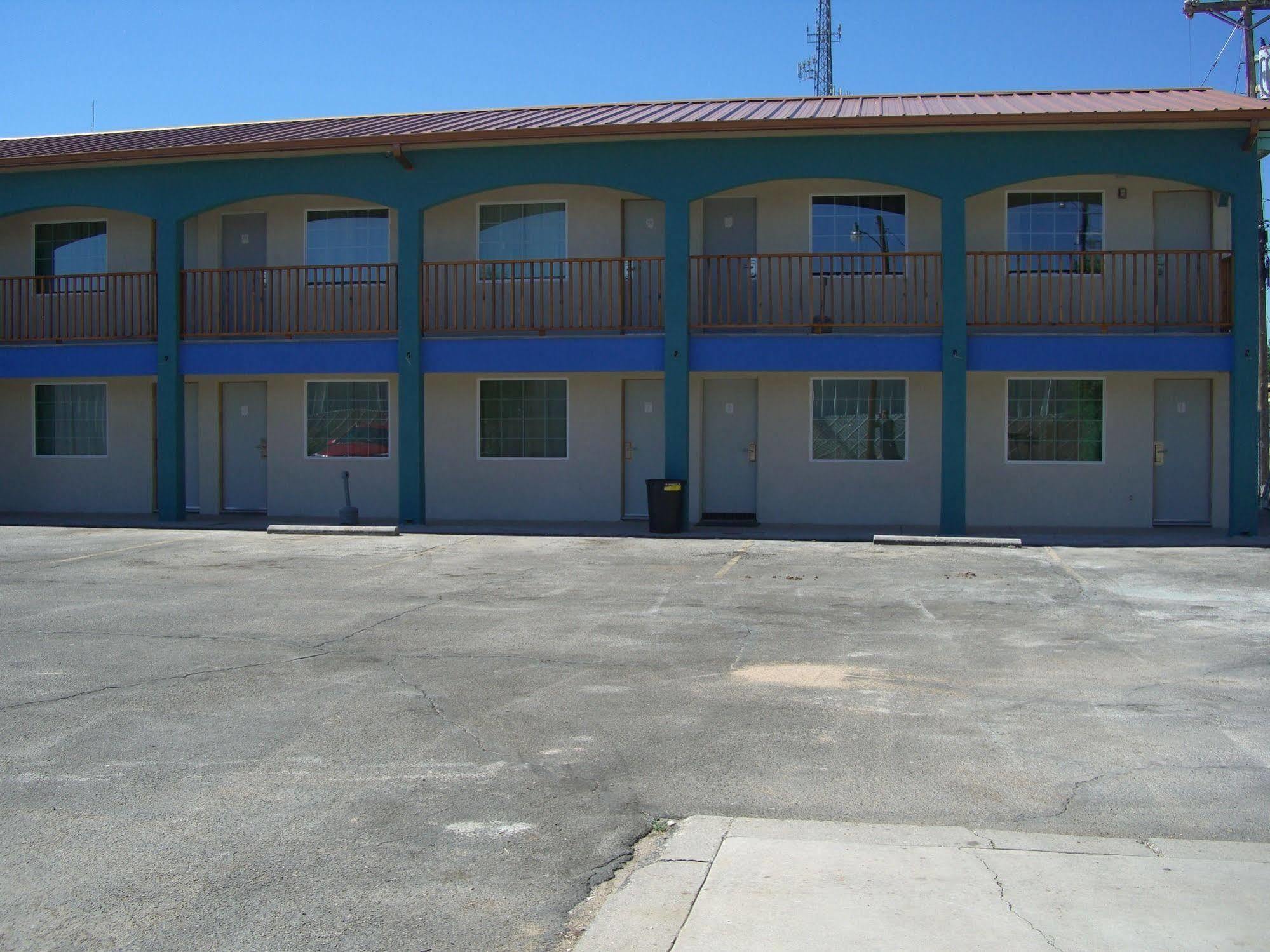 La Hacienda Inn Artesia Esterno foto