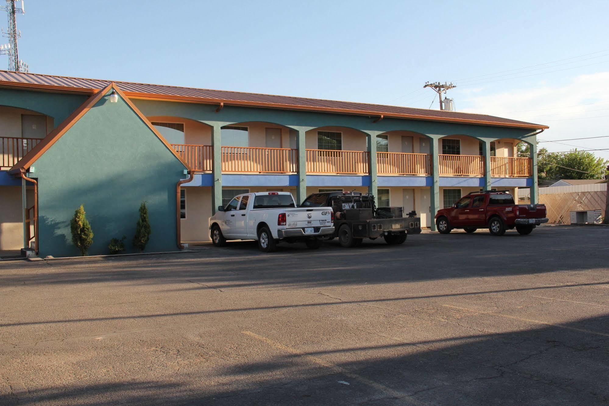 La Hacienda Inn Artesia Esterno foto